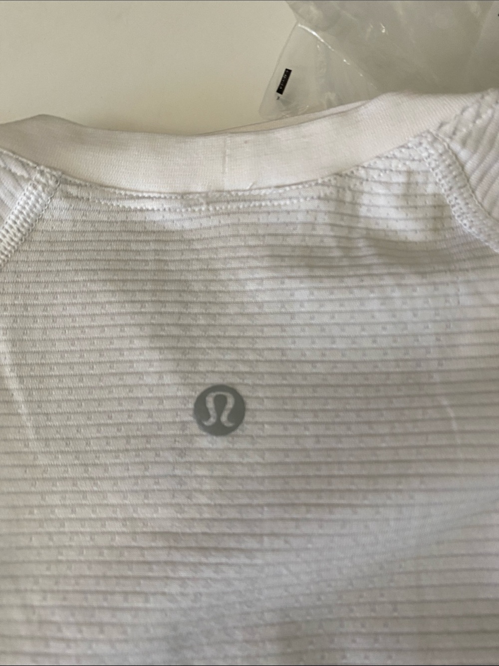 New Swiftly Tech Short-Sleeve Shirt 2.0 *Hip Length - White size 4 - Picture 6 of 6